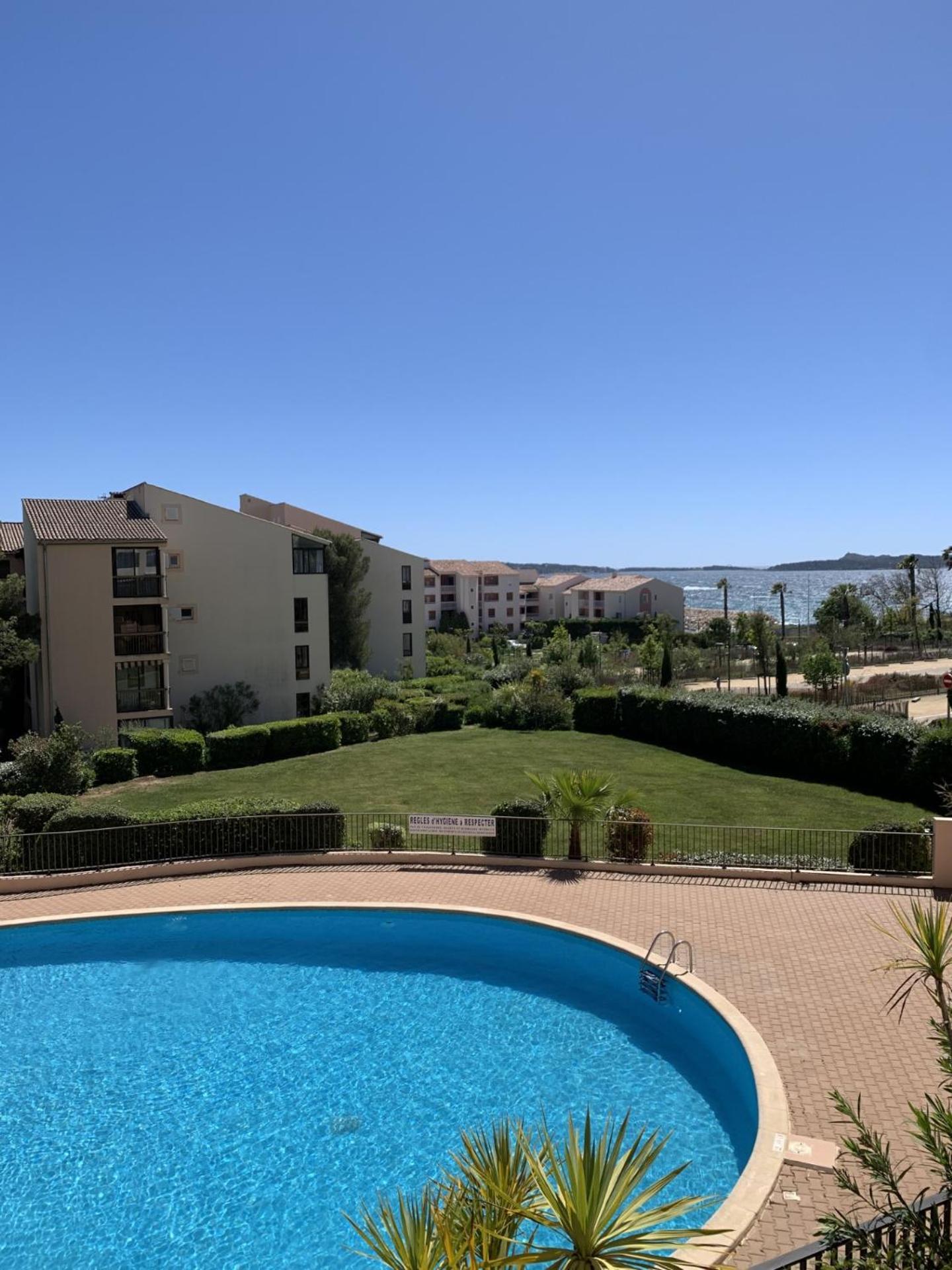 Domaine De La Coudouliere Dont Piscine De Mai A Septembre Apartment